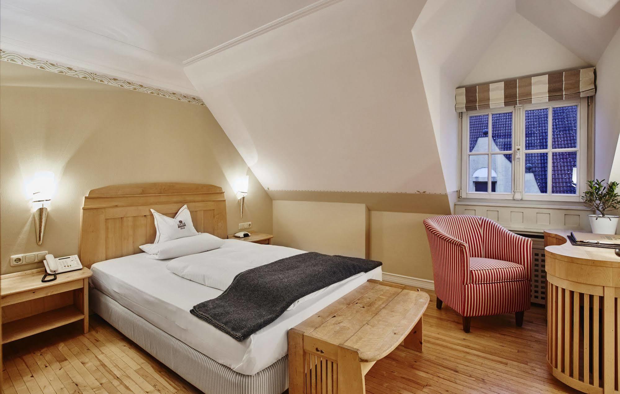 Hotel Gutsgasthof Stangl ファターシュテッテン エクステリア 写真